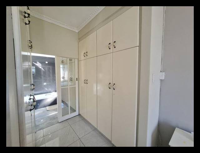 2 BEDROOM APARTMENT FOR SALE IN ESSENWOOD